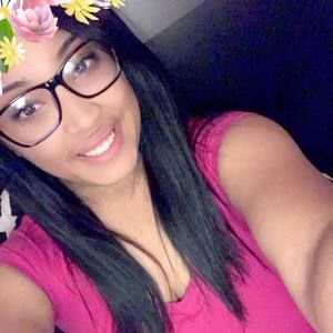 Meet your Posher, Desiree